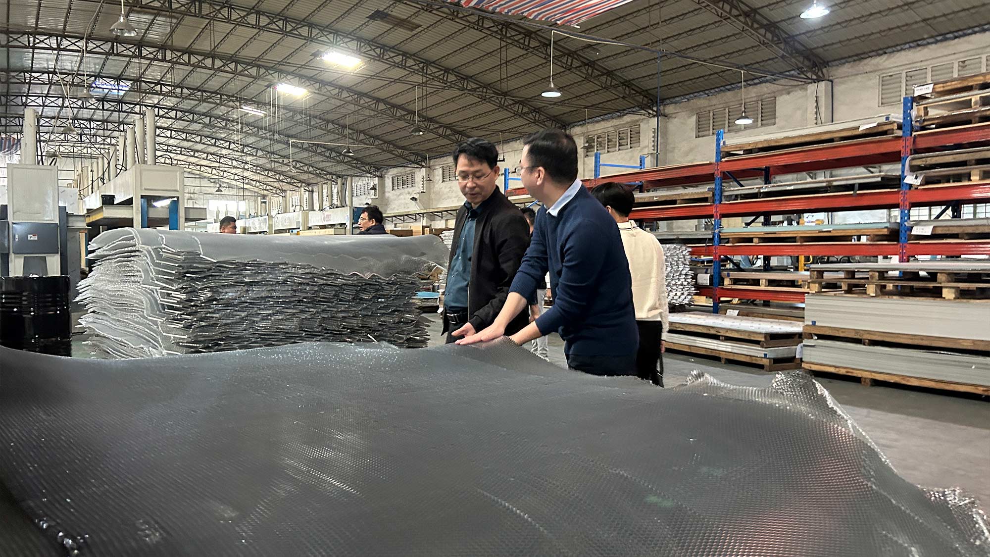 廣西省北流市領(lǐng)導(dǎo)蒞臨廣州市桂彬建材有限公司參觀考察